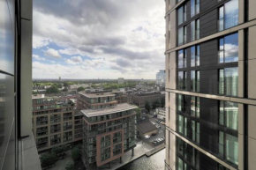 1Bed Flat with city views - 1min walk to tube station
